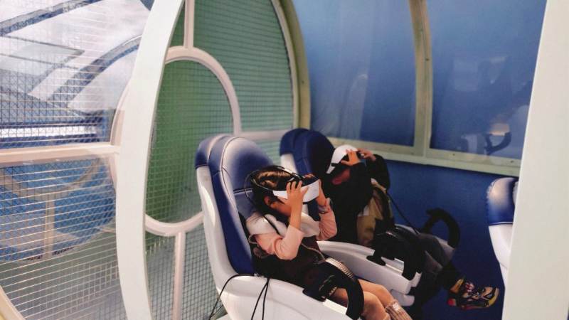 VR大空间体验馆落地商场新趋势，逛街顺便玩转虚拟世界